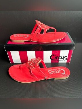 NIB Circus by Sam Edelman Clara Bright Coral Flat Sandals Women's Size 9.5